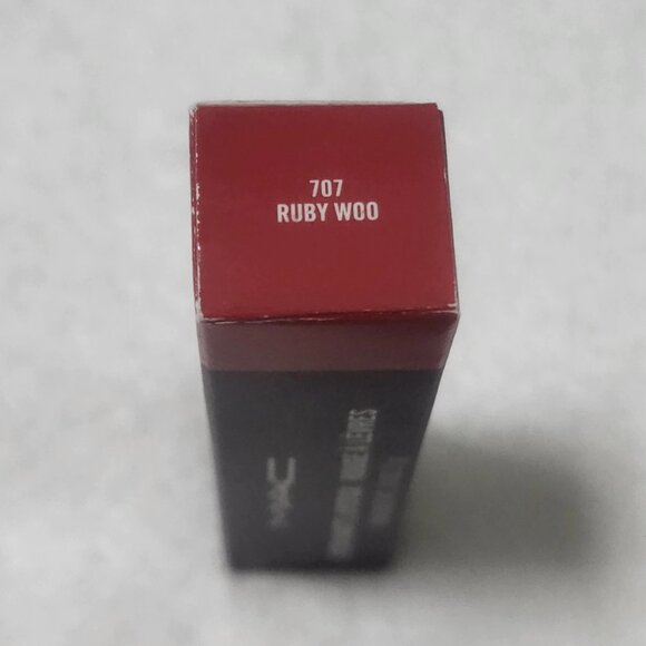 MAC Retro Matte Lipstick Ruby Woo 707 - Picture 4 of 8